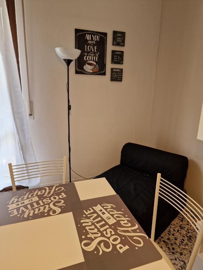 M.Aurelio Light Brown Apartment Милано Екстериор снимка